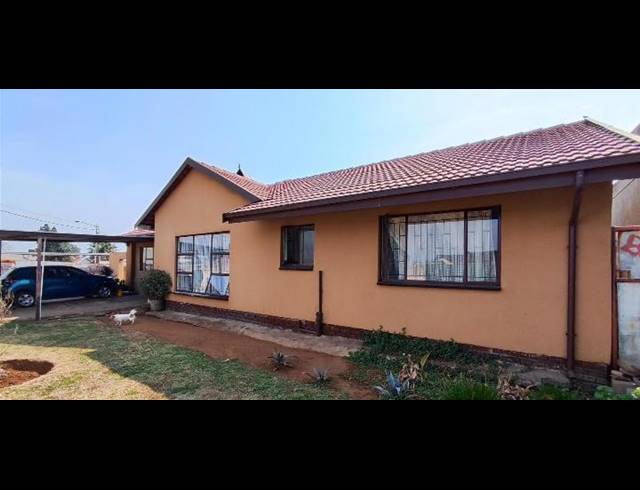 5 BEDROOM HOUSE FOR SALE IN ROODEKOP